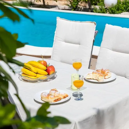 2n With Private Pool Apartament